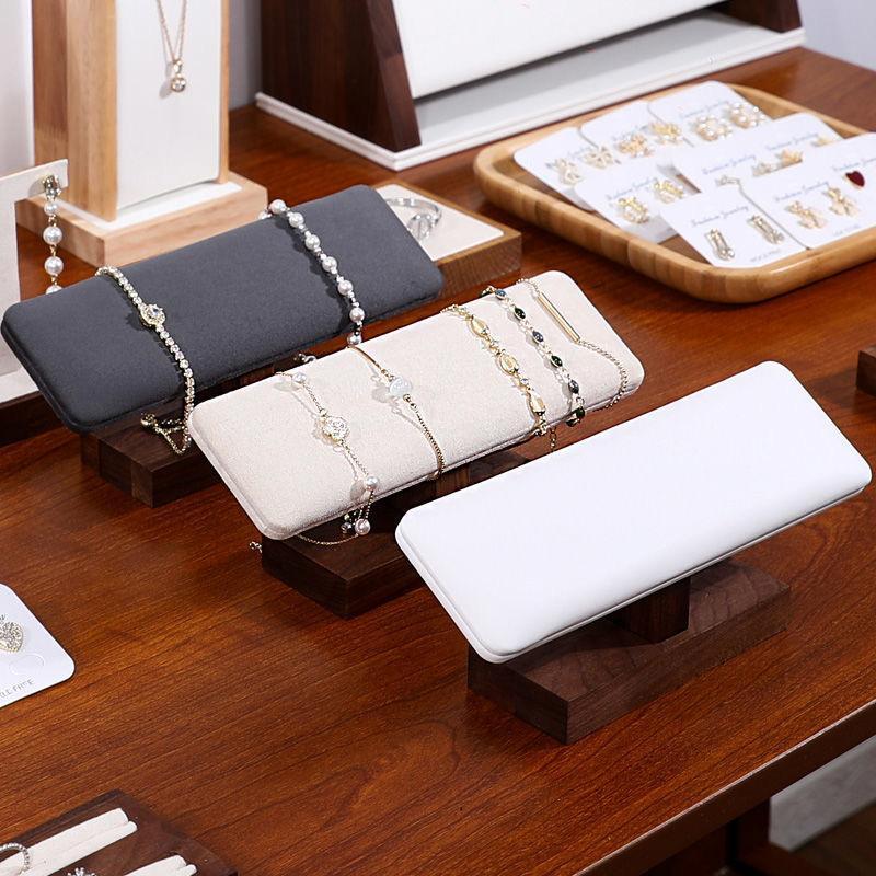 Stojak na biżuterię z litego d – Jewelry And Watches Exhibition recenzja i cena