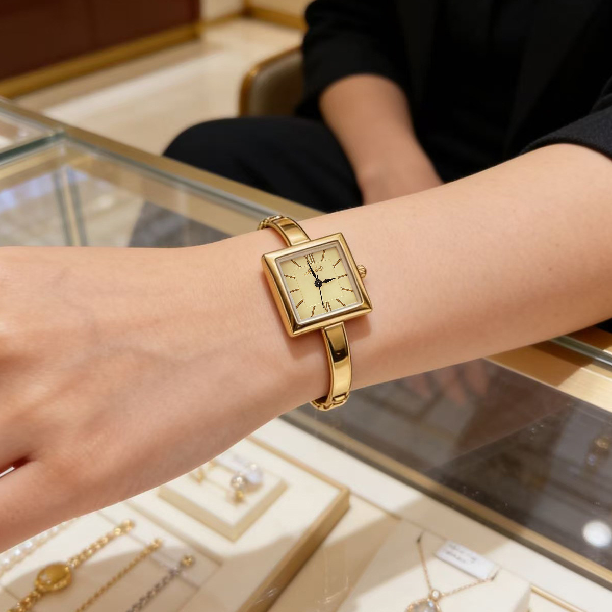 Luksusowy zegarek damski z kwa – Jewelry Watches Brands recenzja i cena