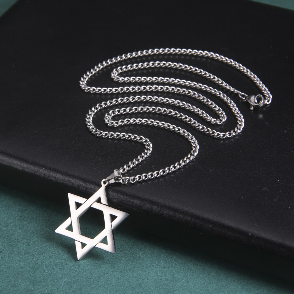 Naszyjnik z zawieszką w kształ – Jewelry & Watches Sp Z Oo Ul Frezerów 3 recenzja i cena